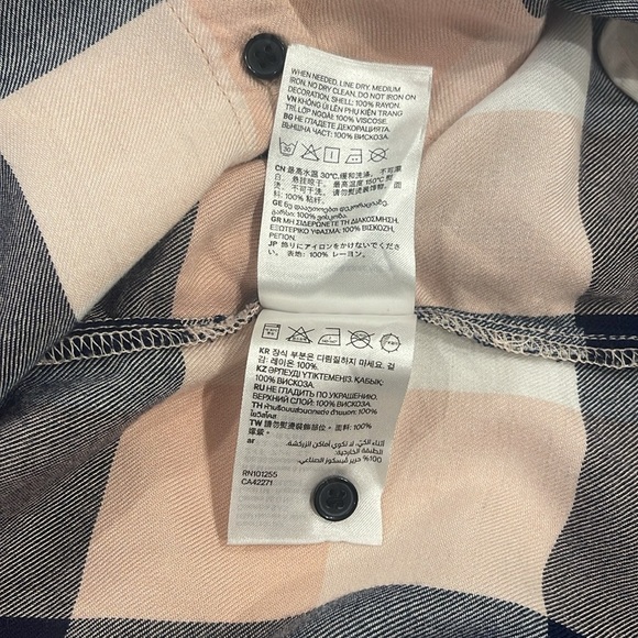 H&M Pink Plaid Button Front Shirt Size 2 - Picture 9 of 9
